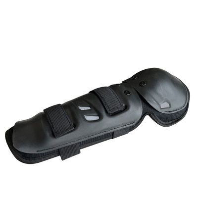 Schutz der Unterbeine mit dickeren und flexiblen Motorradsicherheitsausrüstungen