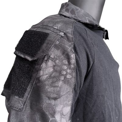 Polyester-/Baumwollhemd für Männer mit langem Ärmeln Strickhemd Uniform Froschanzug in individueller Farbe