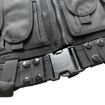 Komfortable schützende schwarze Weste mit mehreren Taschen für Körper und Ausrüstung Stoff