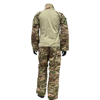 Schutzfunktion Trainingsanzug für Männer mit Grundschutz und Außenuniform