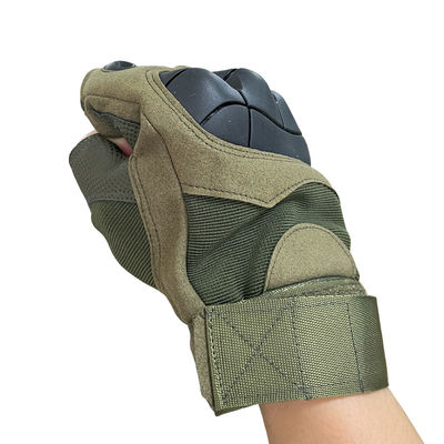 Grüne, maßgeschneiderte Schutzhandschuhe