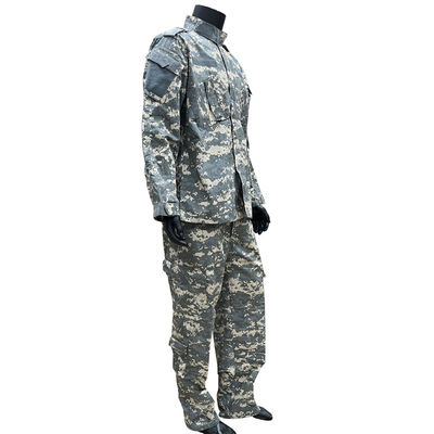 Individuell angepasste Sportuniform für Männer mit grundlegender Schutzklasse und Funktion