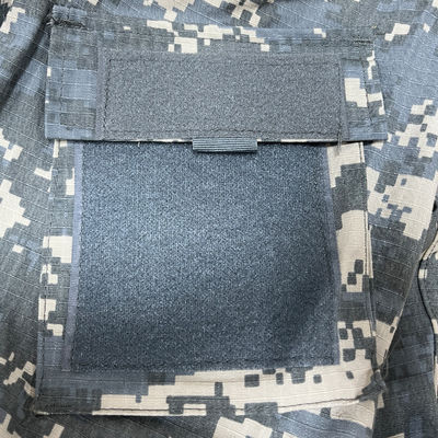 Schutzfunktion Elastische Rückenstütze Stil kundenspezifische Sportuniform für Männer