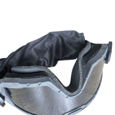 Schutzbrille für das Schießen mit dem Computer
