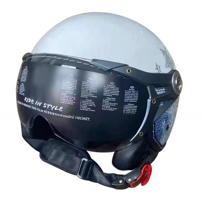 ABS-weißer Motorradhelm mit/ohne LED
