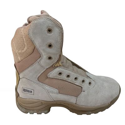 Männliche hochfeste Lederschuhe perfekt für anspruchsvolle Outdoor-Aktivitäten