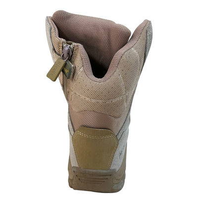 Männliche hochfeste Lederschuhe perfekt für anspruchsvolle Outdoor-Aktivitäten